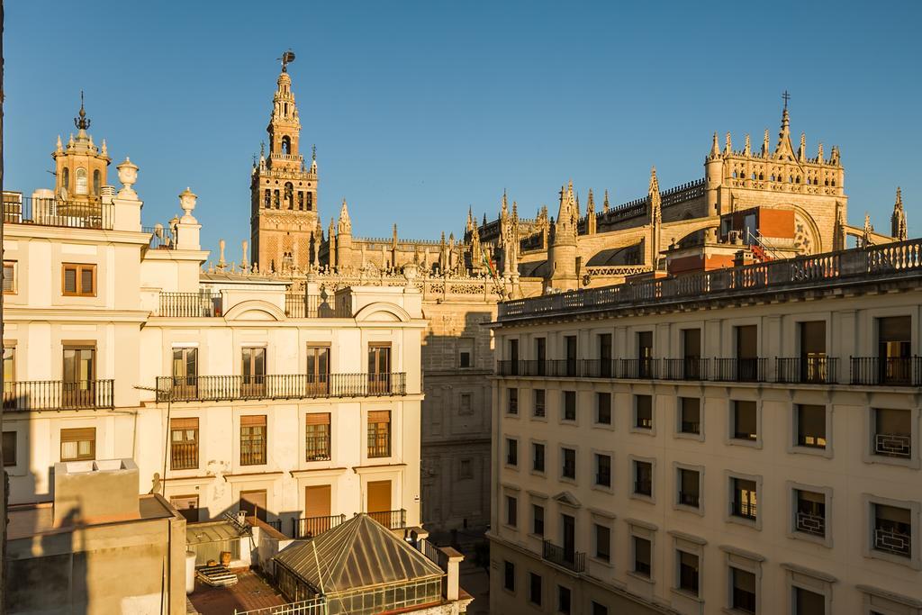 Welldone Cathedral Suites Sevilla Exteriör bild